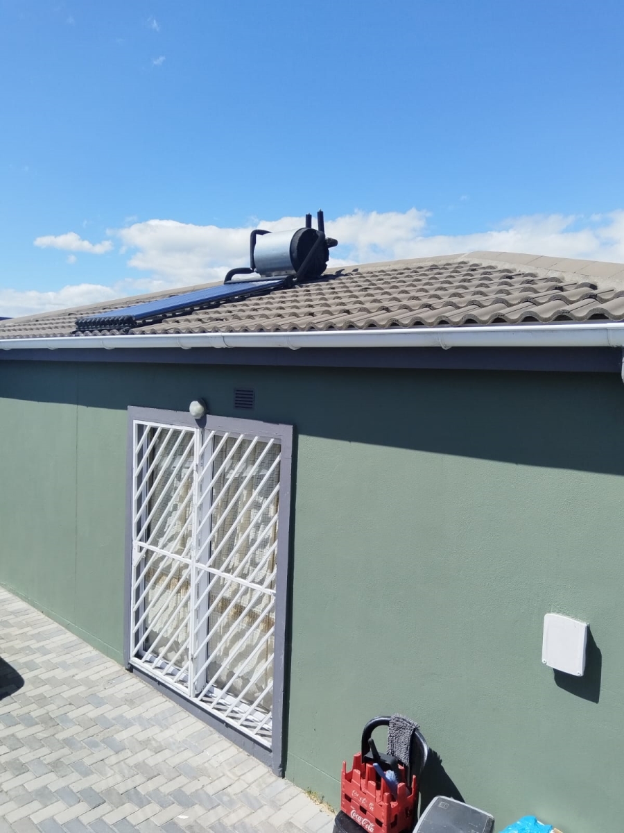 2 Bedroom Property for Sale in Electric City Western Cape